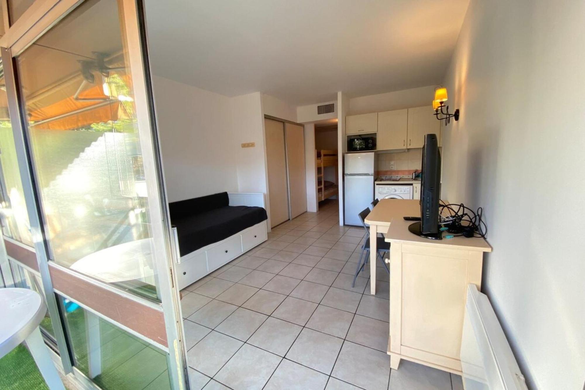 06U - Beautiful Studio In Residence - Swimming Pool And Tennis Court Saint-Laurent-du-Var Exteriör bild