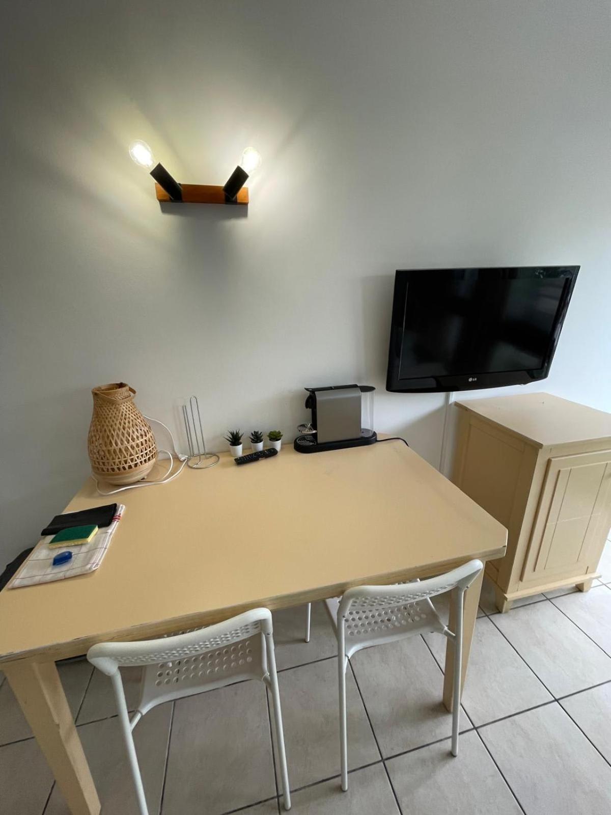 06U - Beautiful Studio In Residence - Swimming Pool And Tennis Court Saint-Laurent-du-Var Exteriör bild