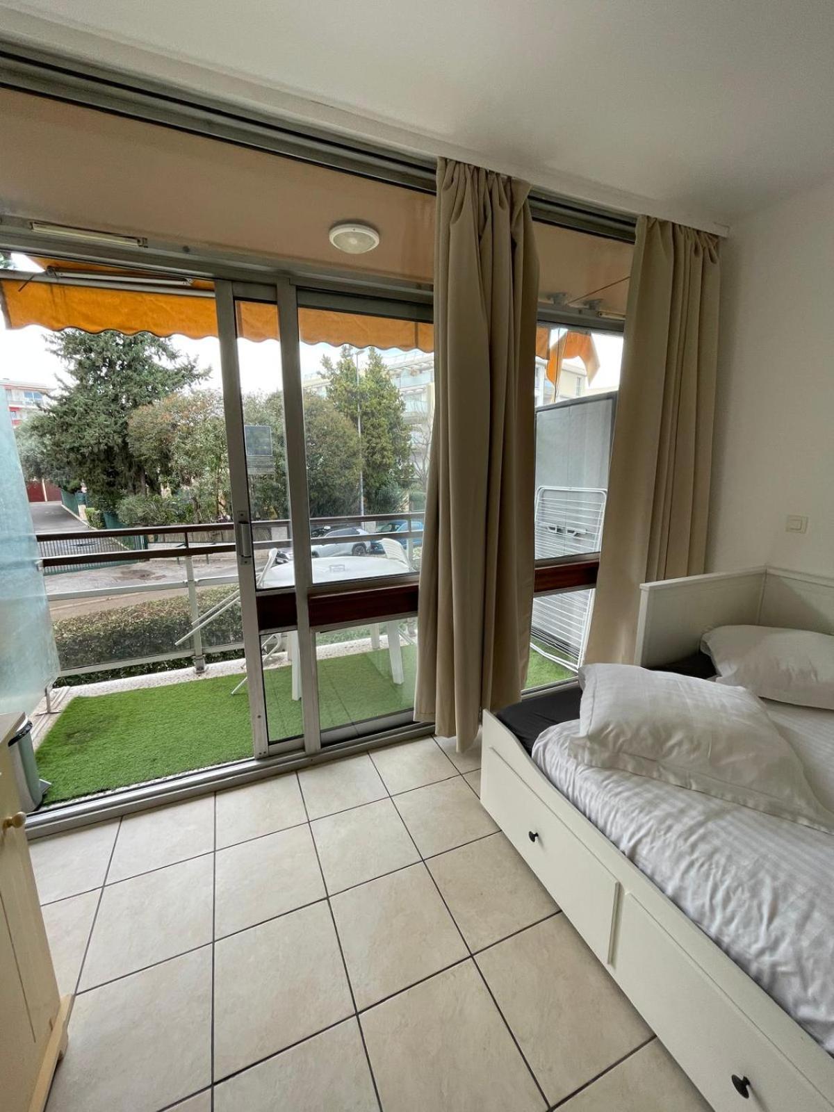 06U - Beautiful Studio In Residence - Swimming Pool And Tennis Court Saint-Laurent-du-Var Exteriör bild