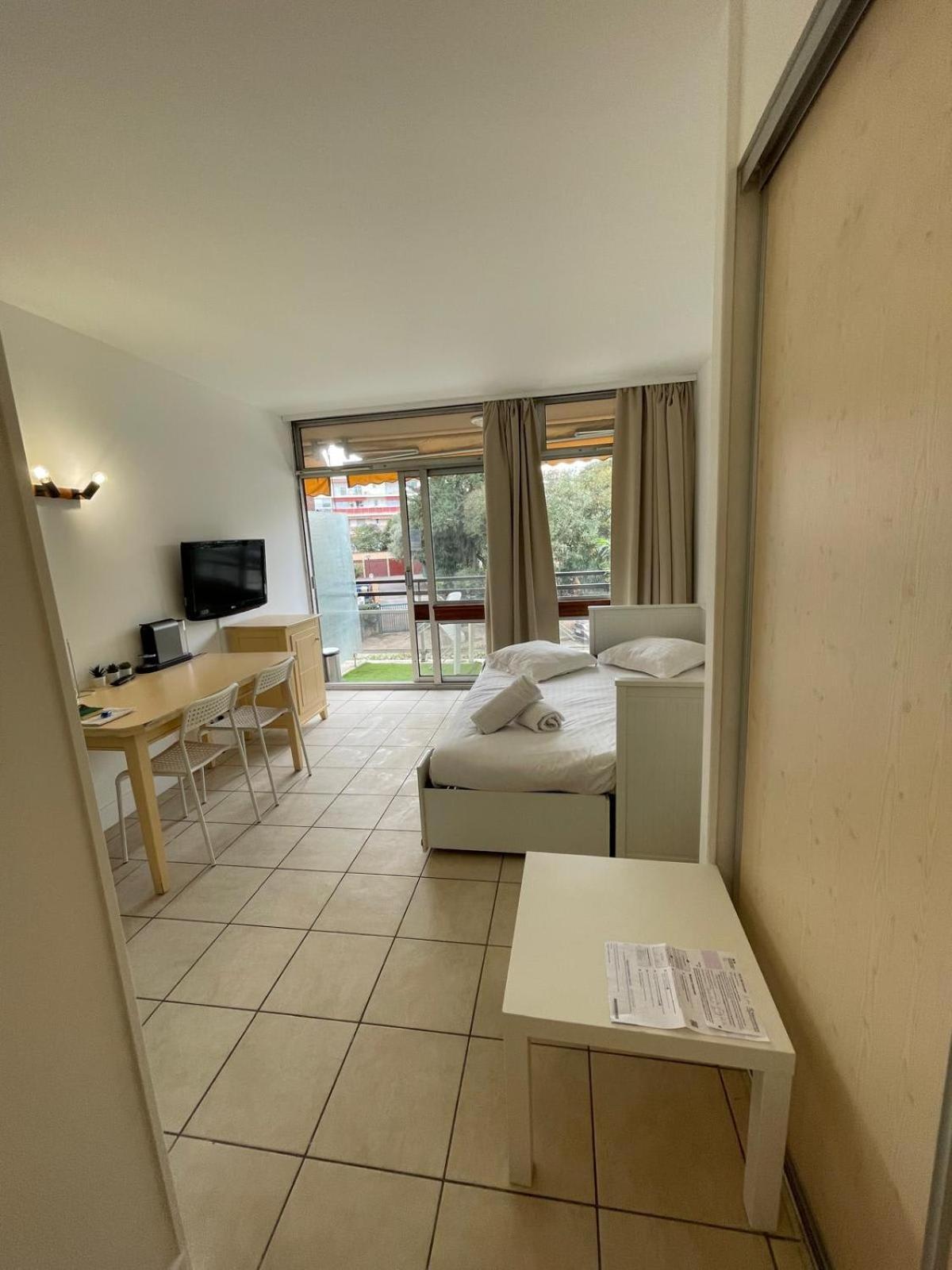06U - Beautiful Studio In Residence - Swimming Pool And Tennis Court Saint-Laurent-du-Var Exteriör bild